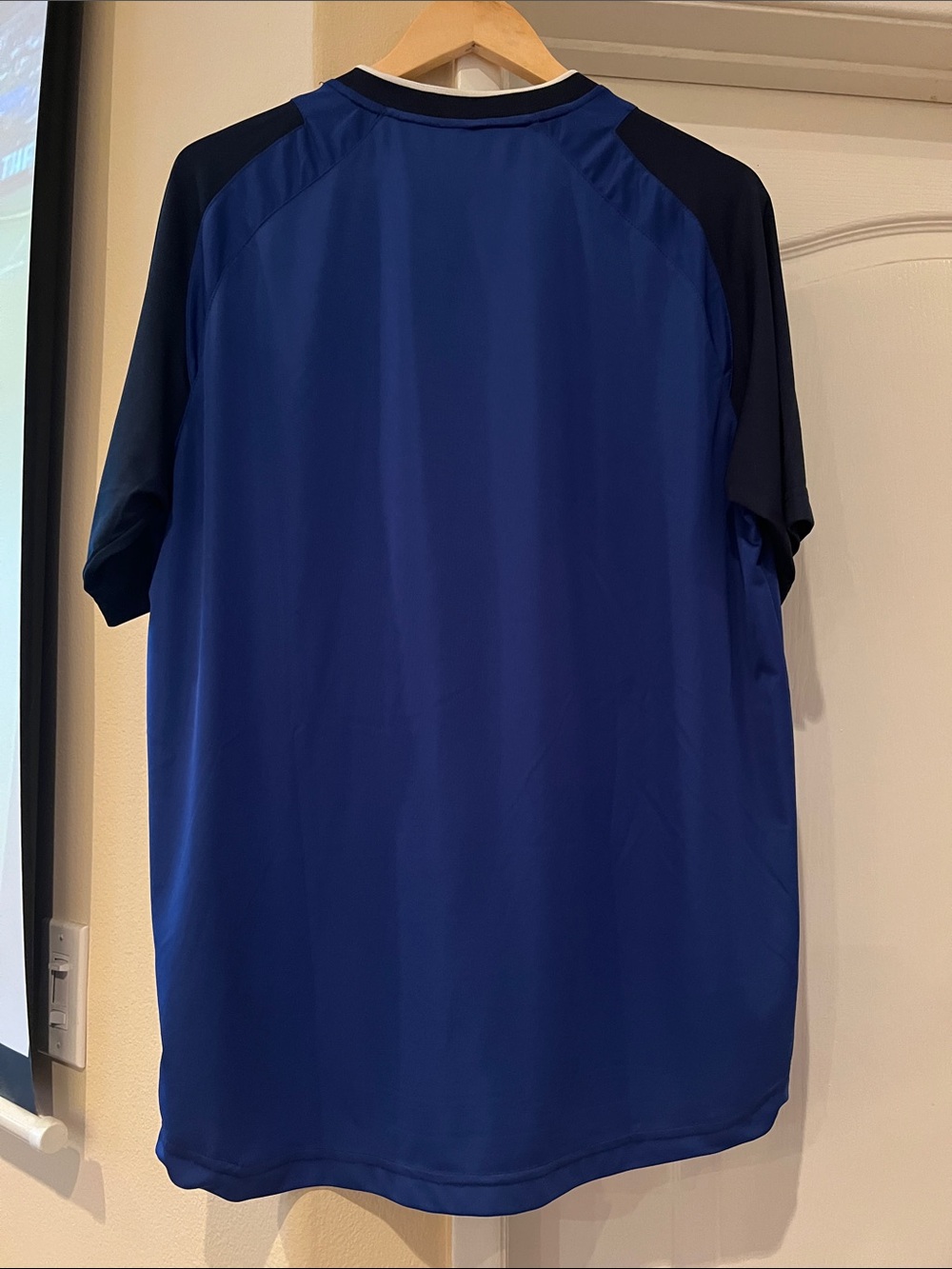 Chelsea Short-Sleeve Football Shirt NWT XL - Picture 3 of 6